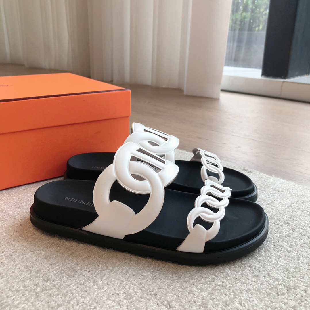 ua H**mes extra sandal