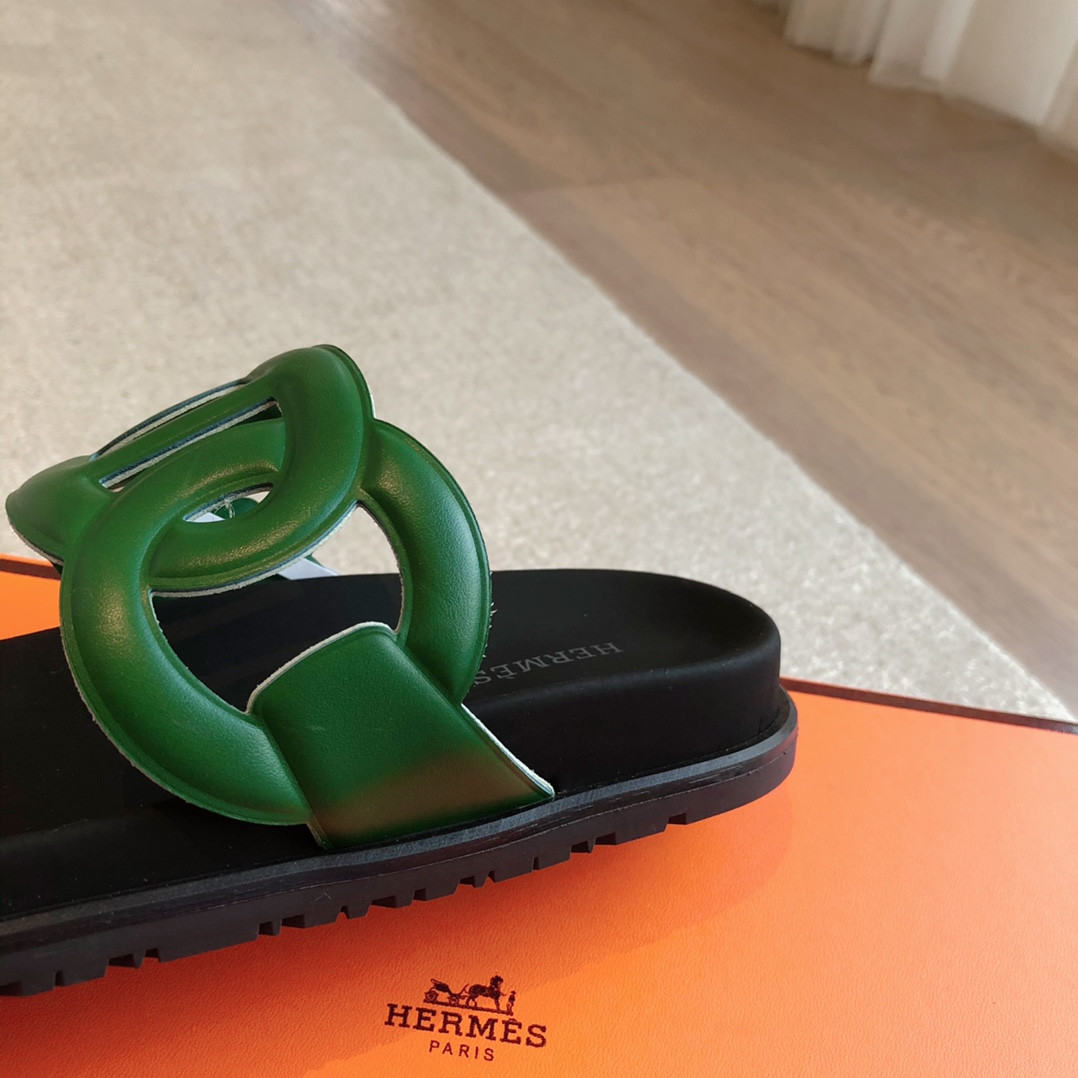ua H**mes extra sandal