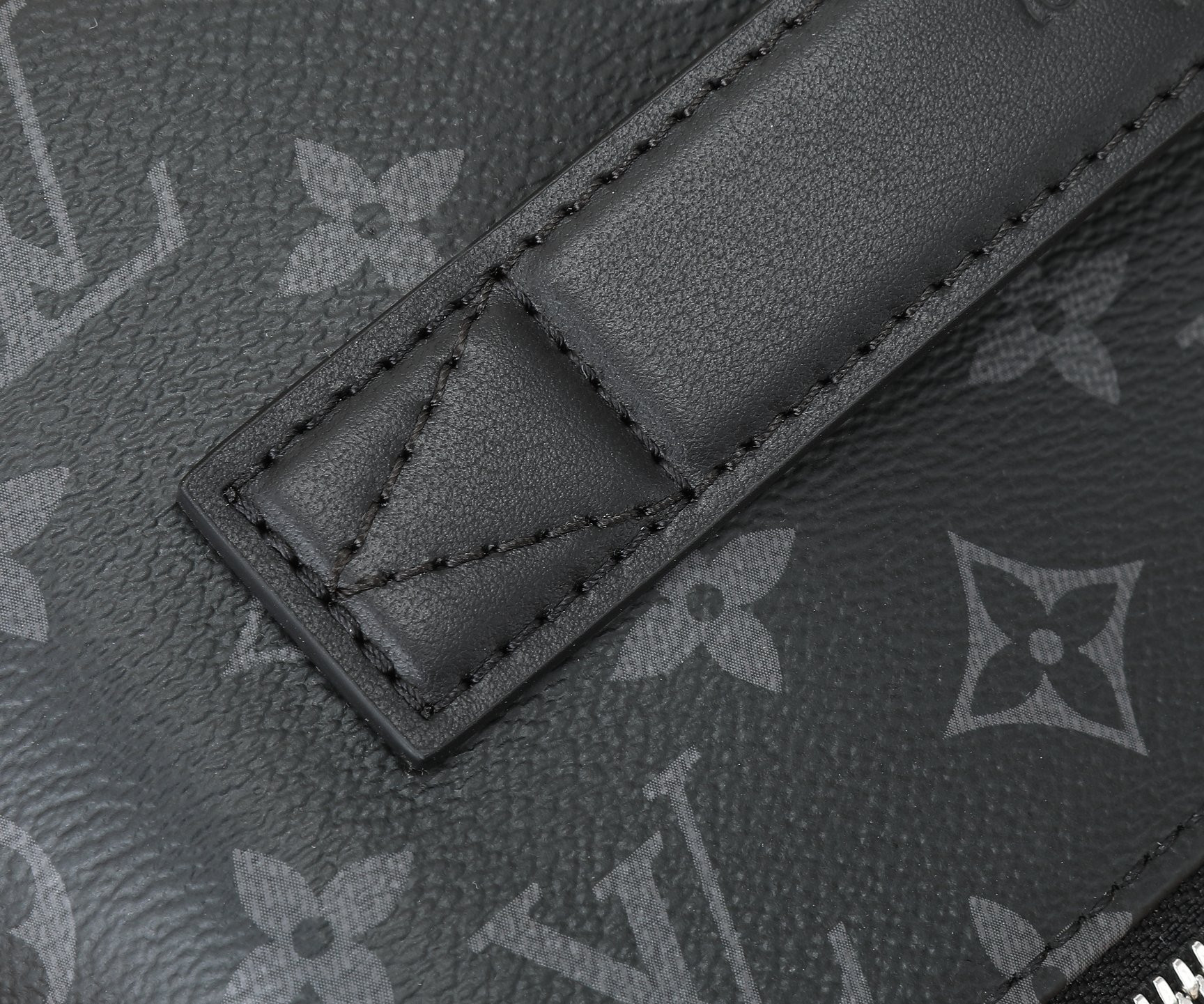 LV Toiletry Bag M11508 24x13x13CM