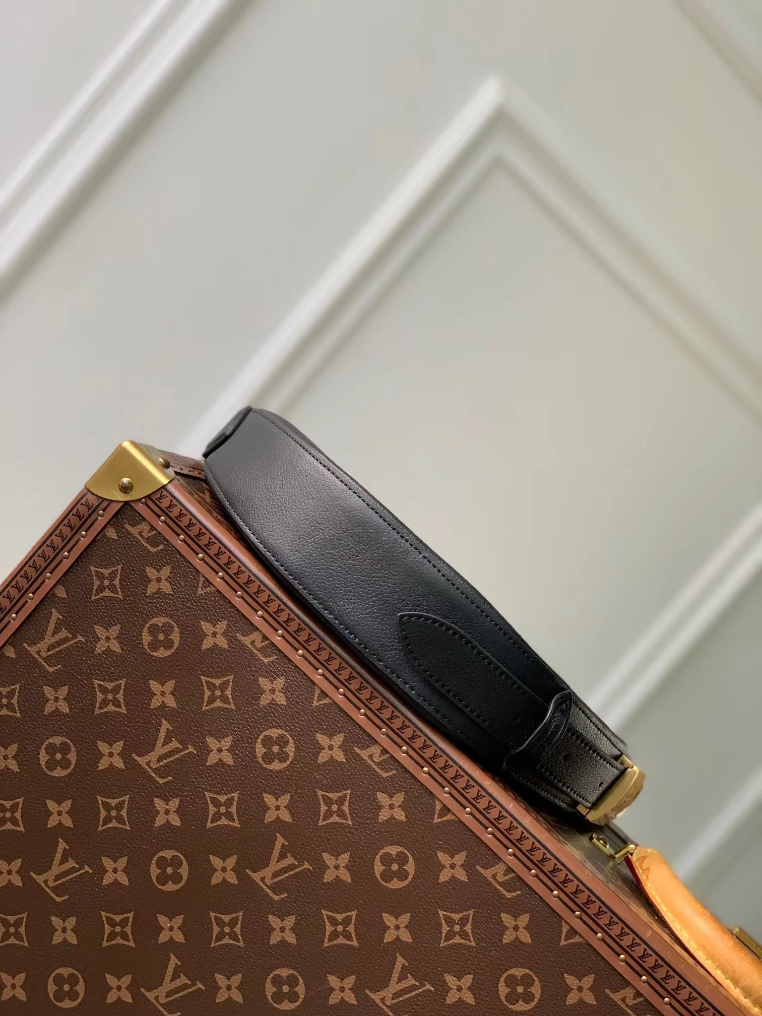 LV Low Key Bumbag M11429 28x13x5.5CM