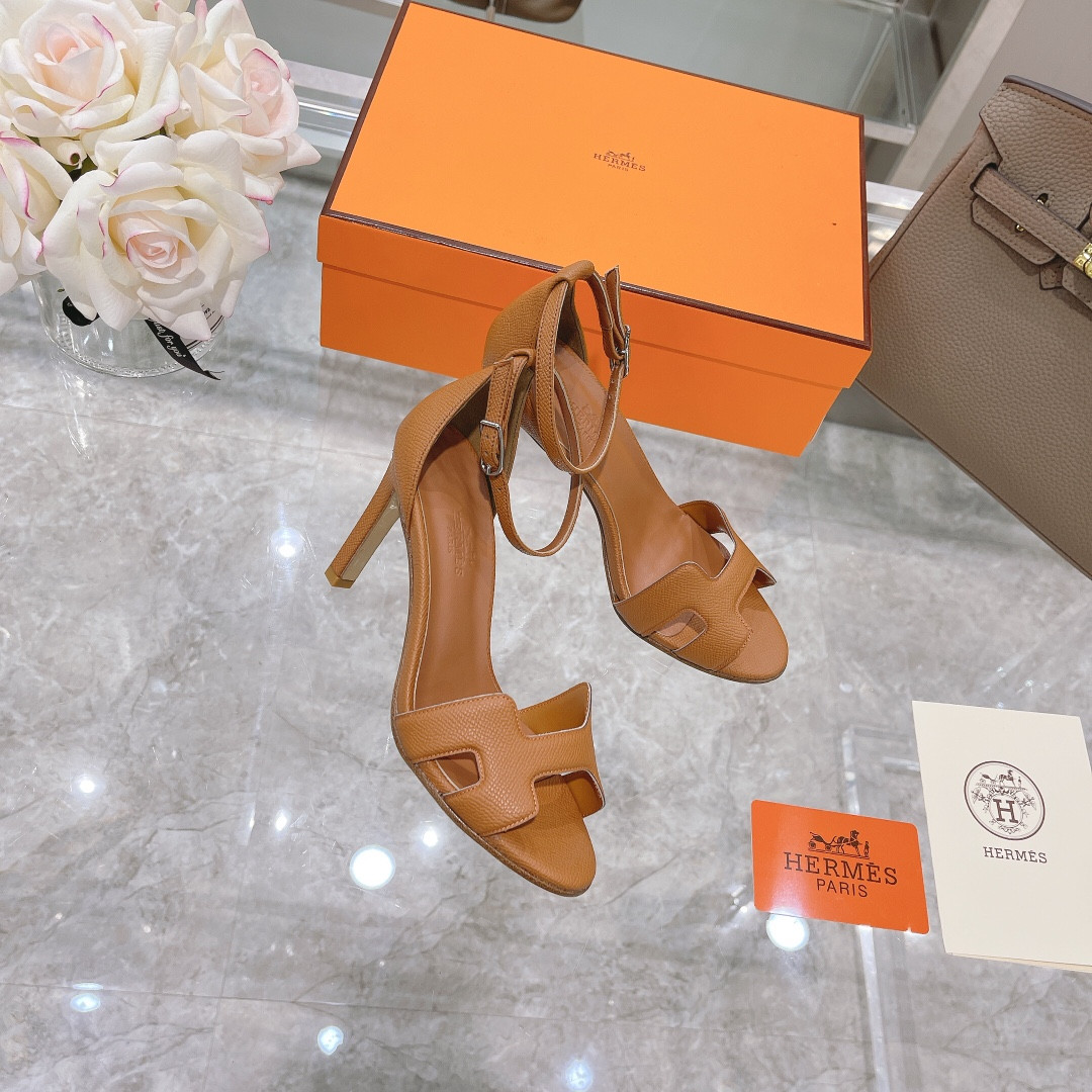 ua H**mes heeled sandal
