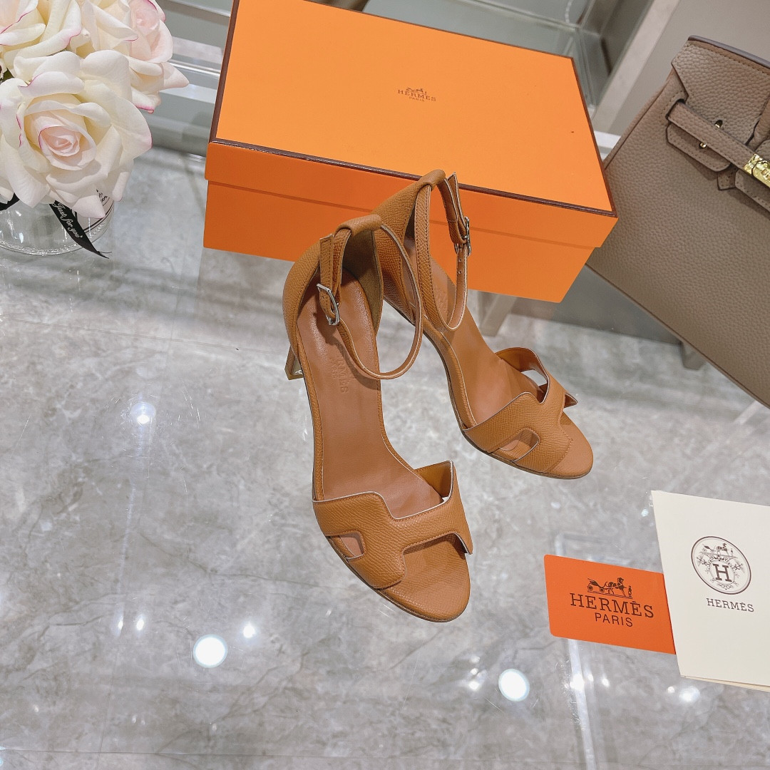 ua H**mes heeled sandal