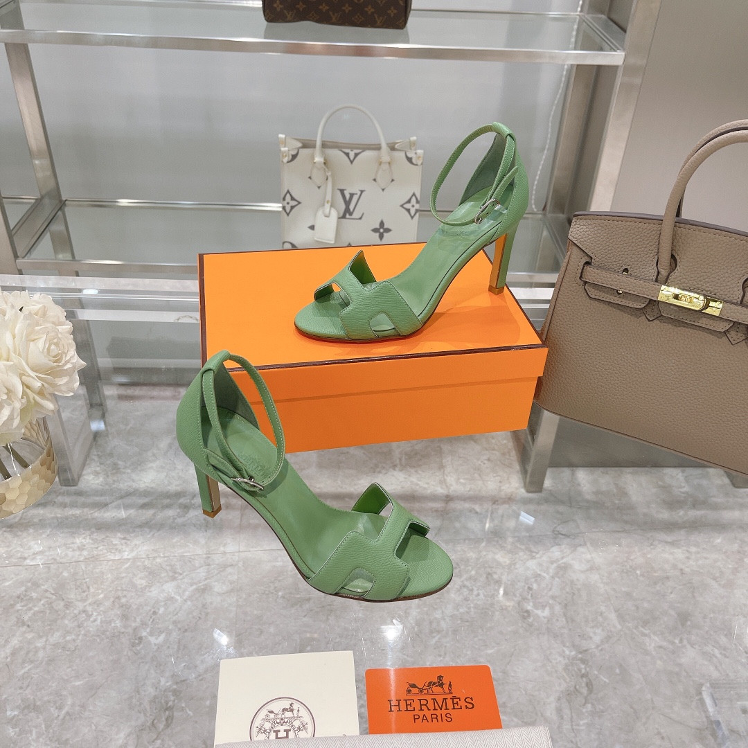 ua H**mes heeled sandal
