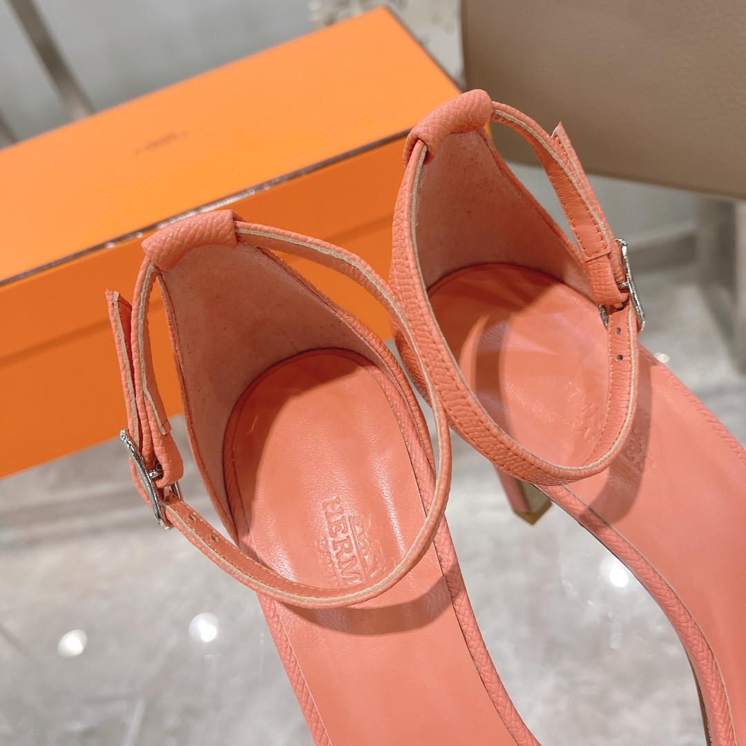 ua H**mes heeled sandal