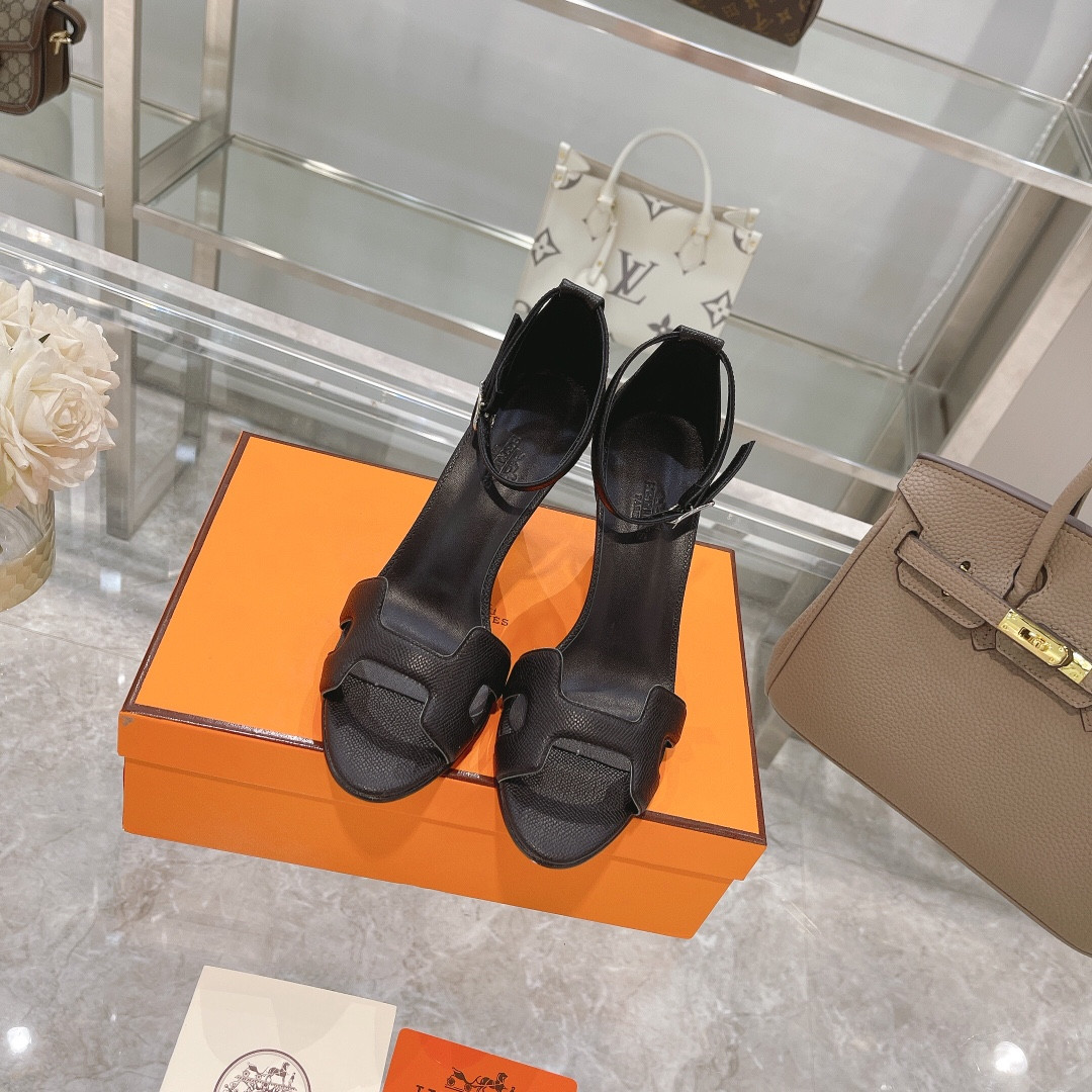 ua H**mes heeled sandal