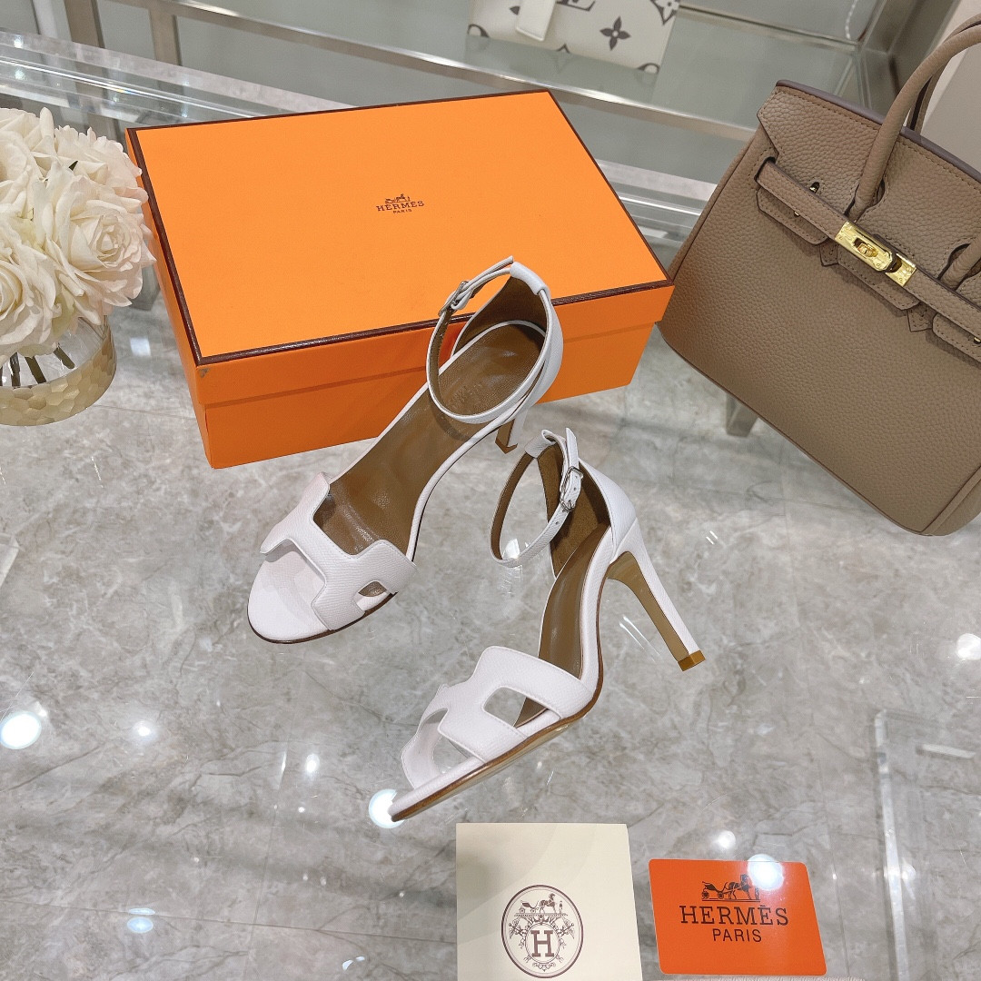 ua H**mes heeled sandal