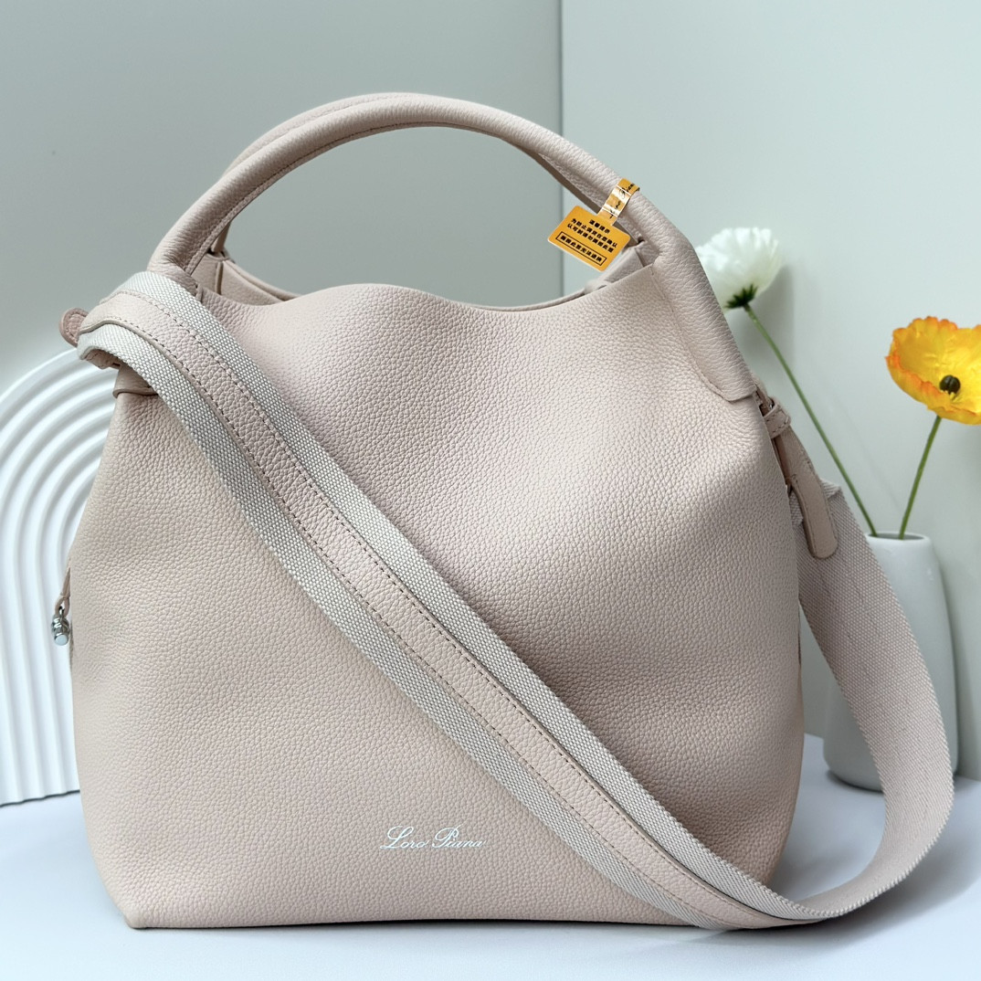 L**o p*ana large bale bag grained calfskin 24 x 20 x 27 cm