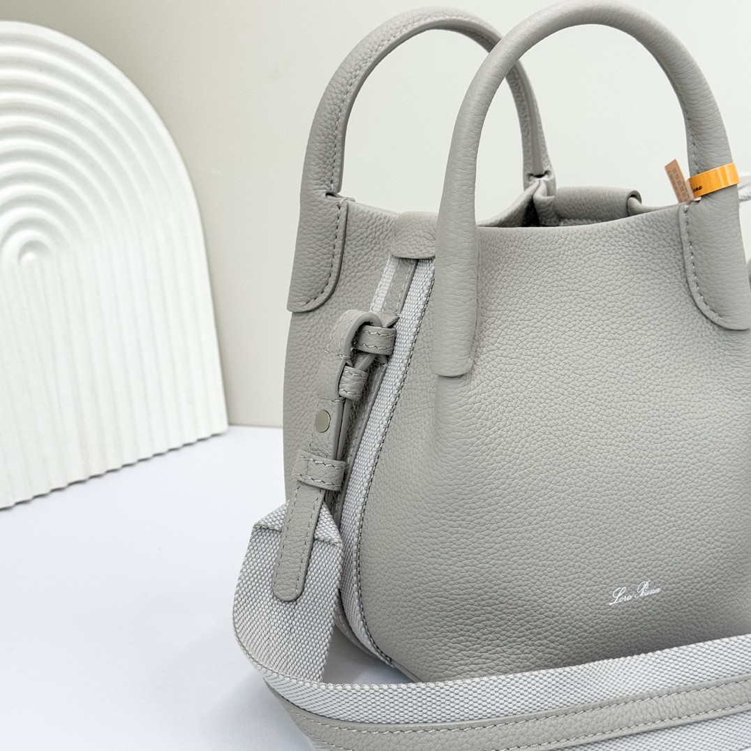 L**o p*ana micro bale bag grained calfskin 23 x 16 x 14 cm