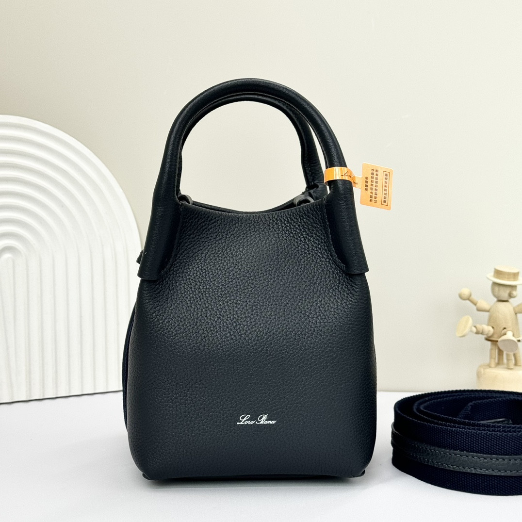 L**o p*ana micro bale bag grained calfskin 23 x 16 x 14 cm
