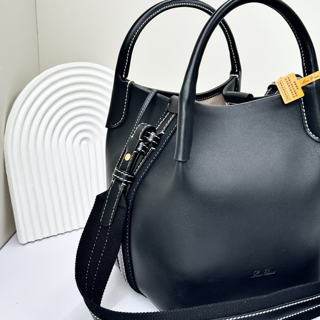 L**o p*ana small bale bag calfskin 17 x 17 x 21 cm