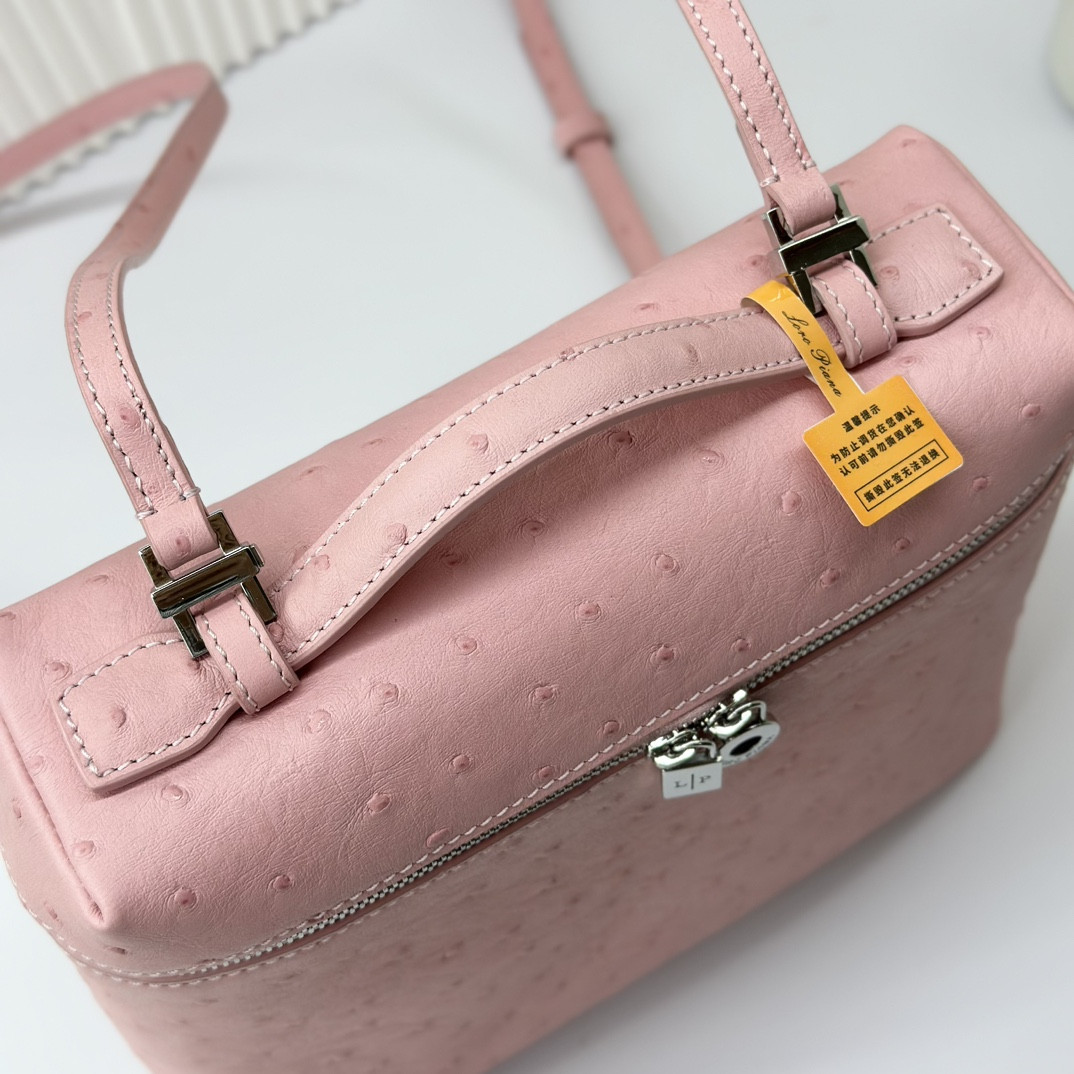 L**o p*ana extra pocket backpack l23.5 ostrich-grained leather 23 x 21 x 8 cm