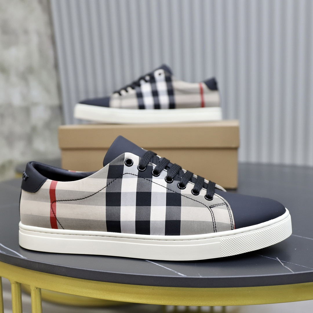 ua B**rry check sneakers