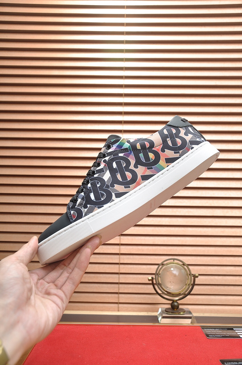 ua B**rry sneakers