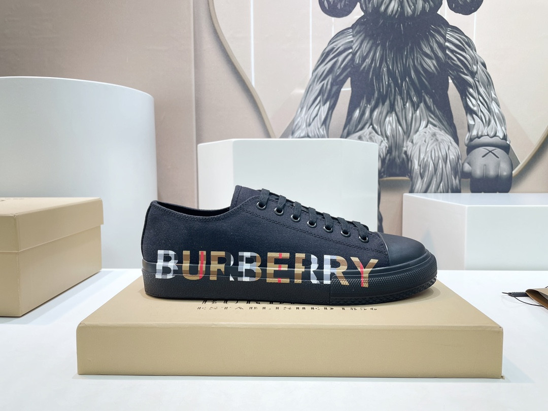ua B**rry sneakers