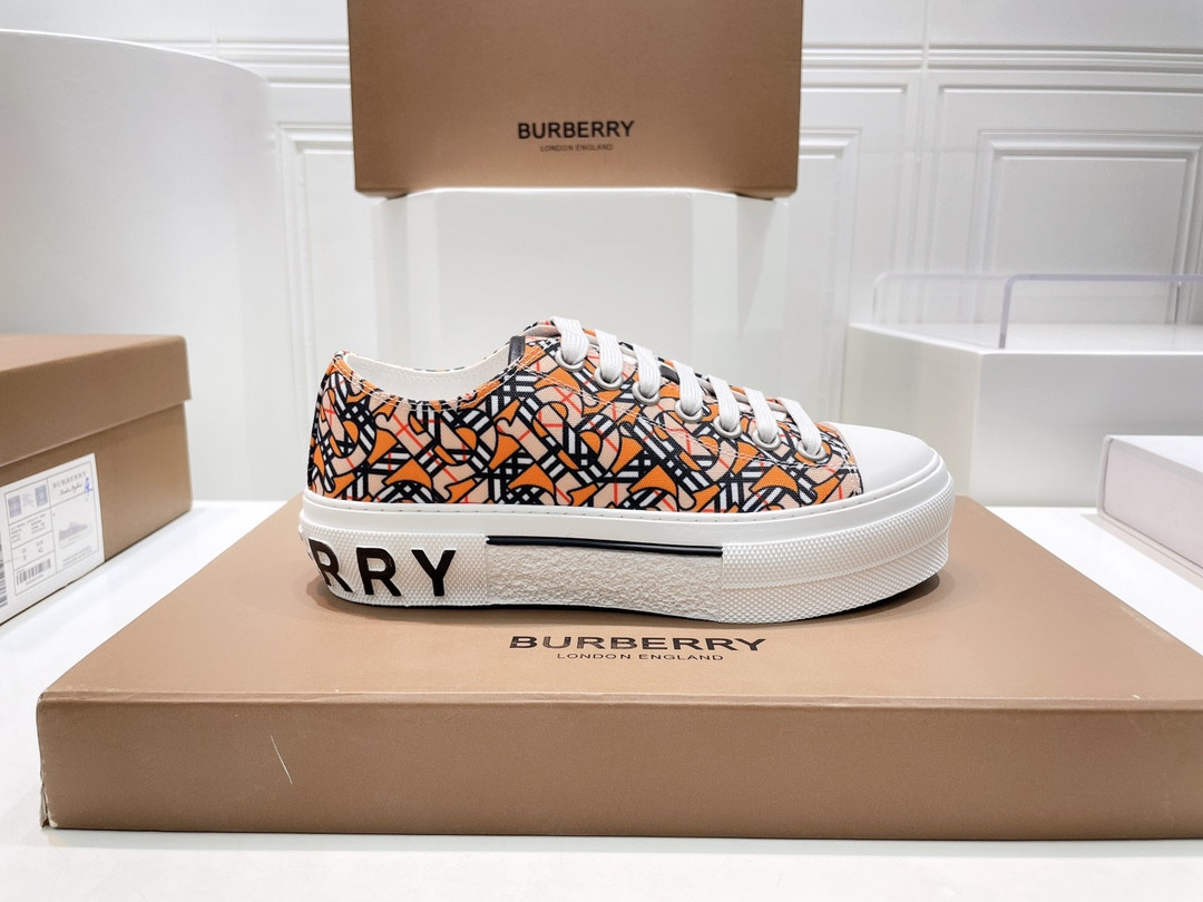 ua B**rry sneakers