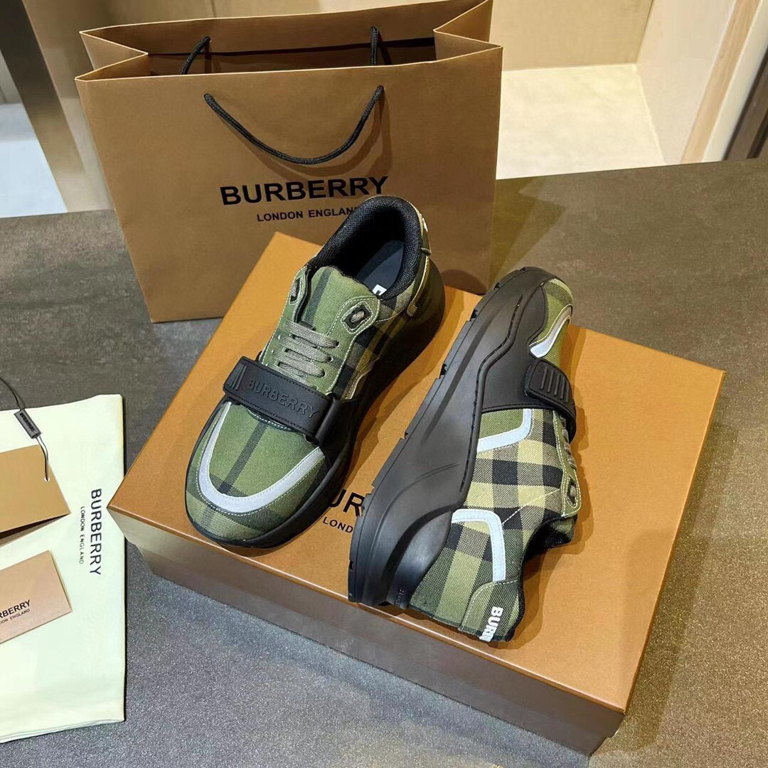 ua B**rry sneakers