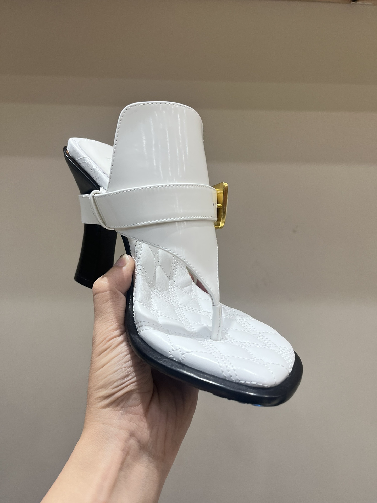 ua B**rry slides