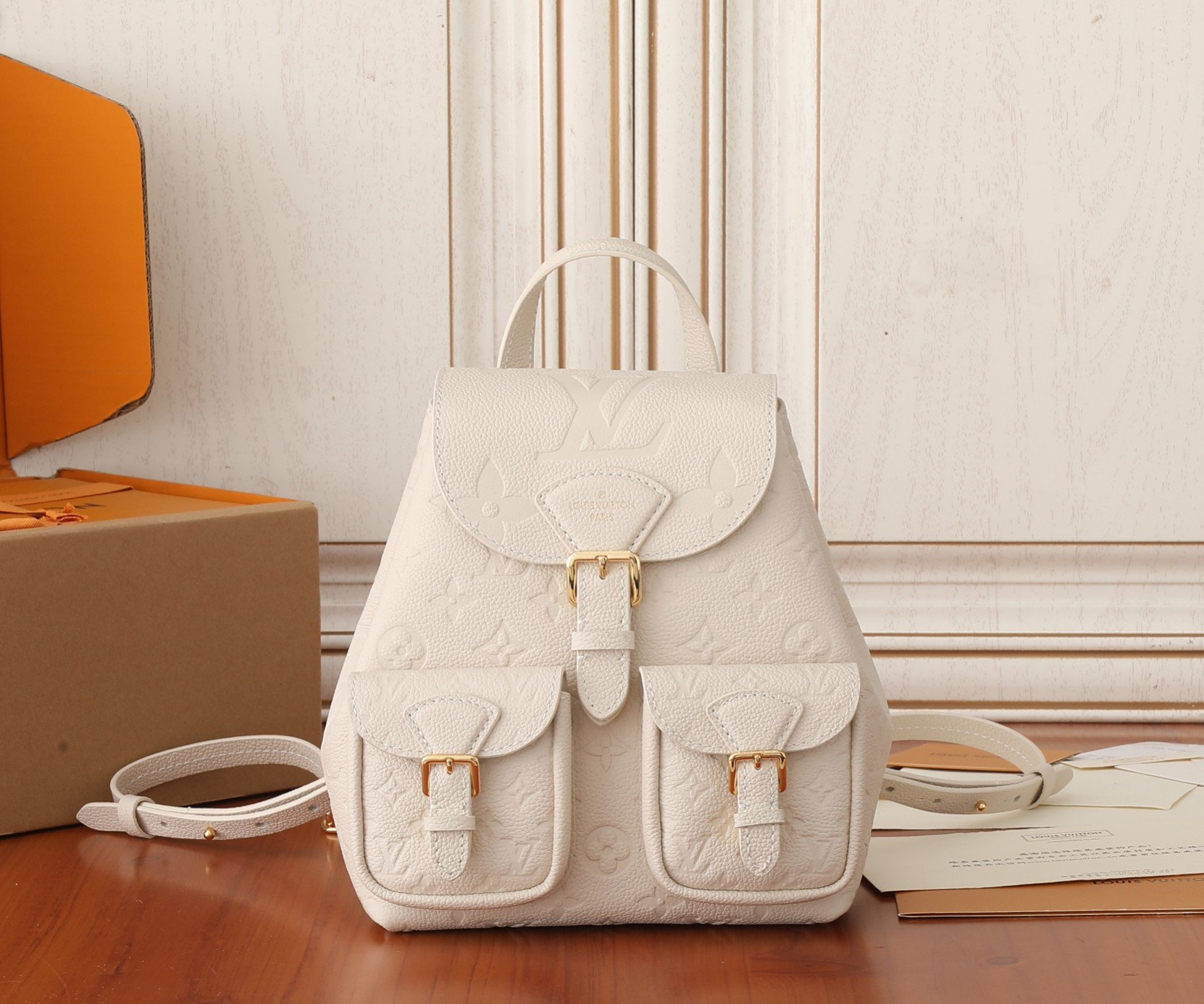 LV Backup M47106 7.9 x 8.7 x 5.5 inches