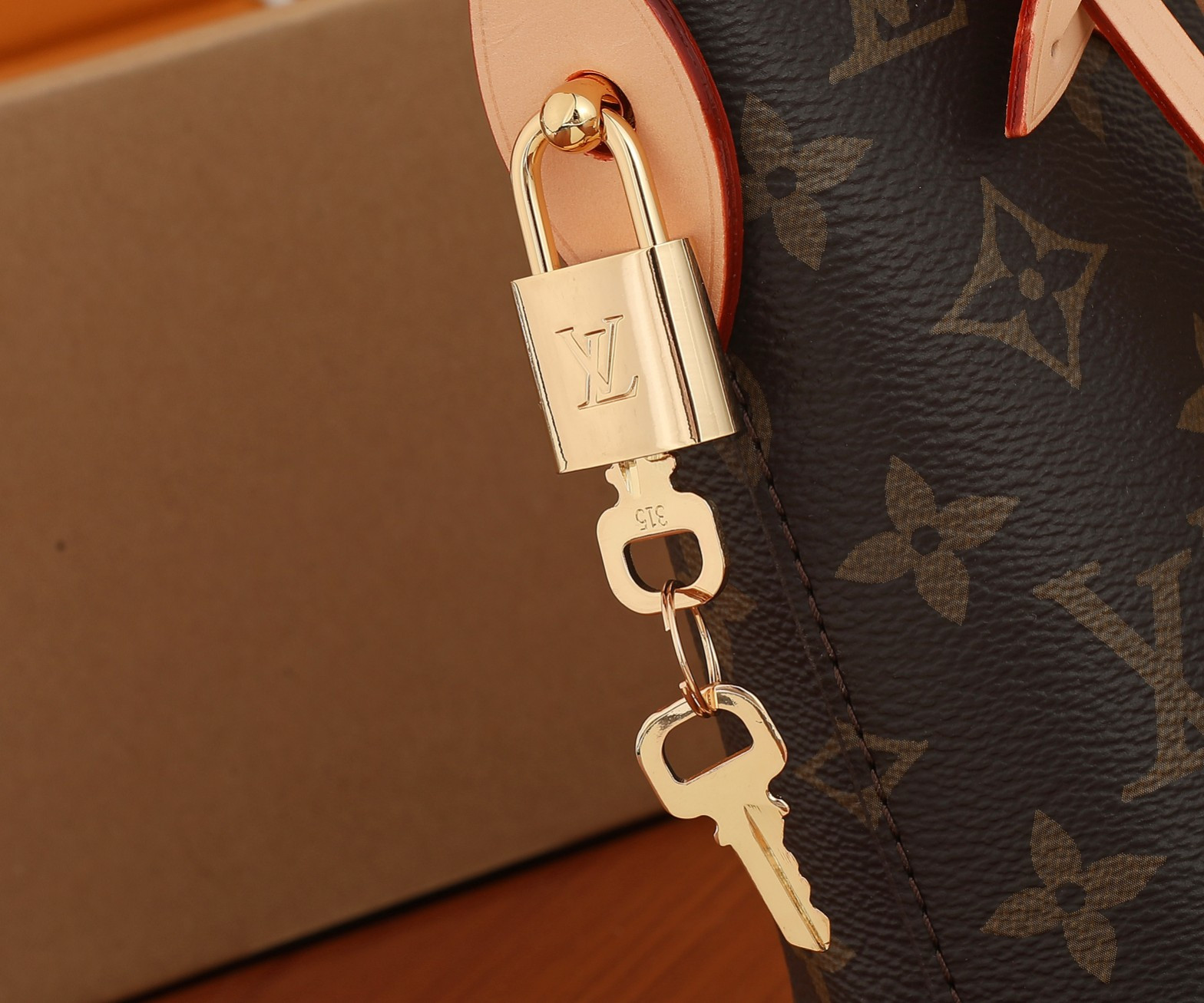 LV Lockit BB M12019 15x19x7CM