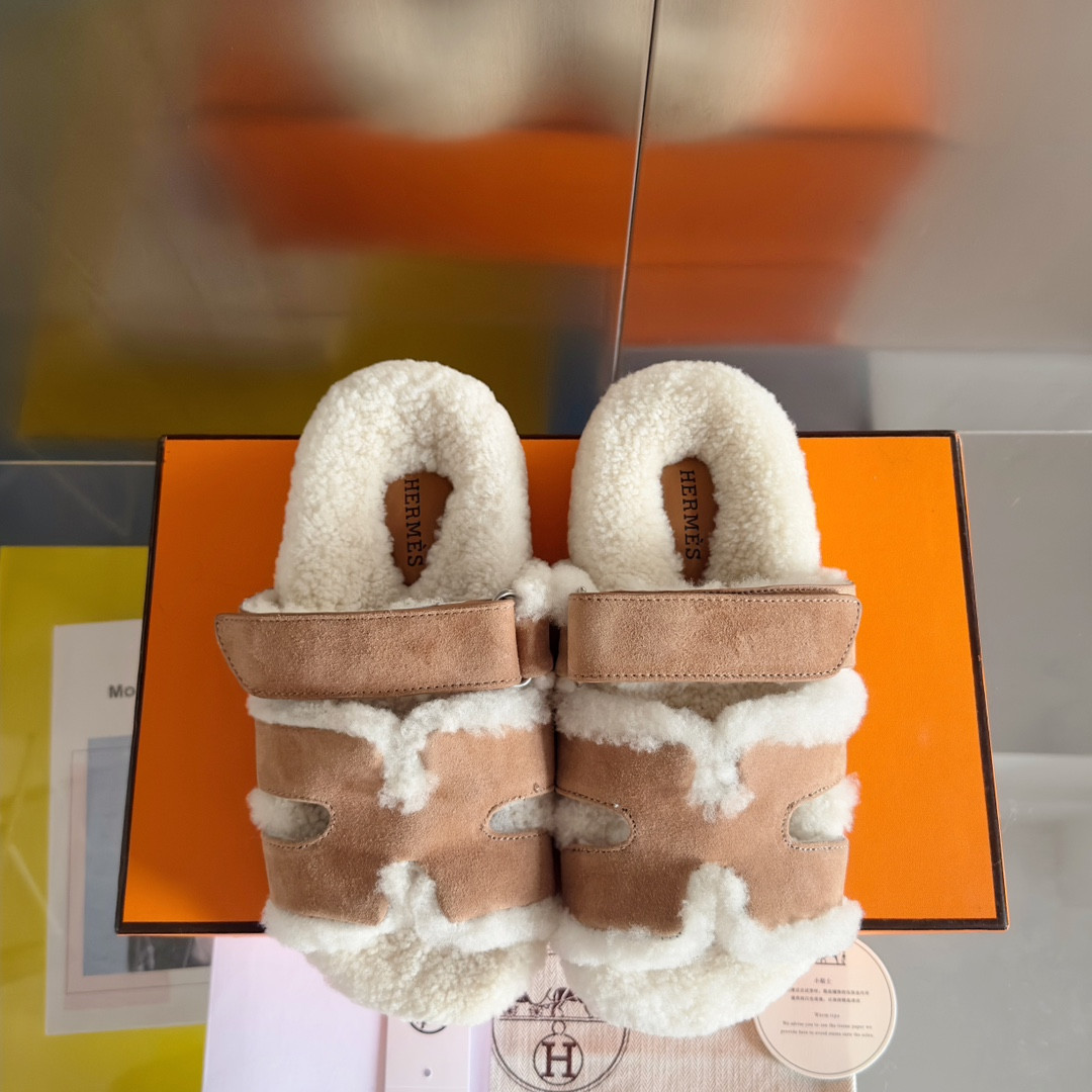 ua H**mes chypre sandal