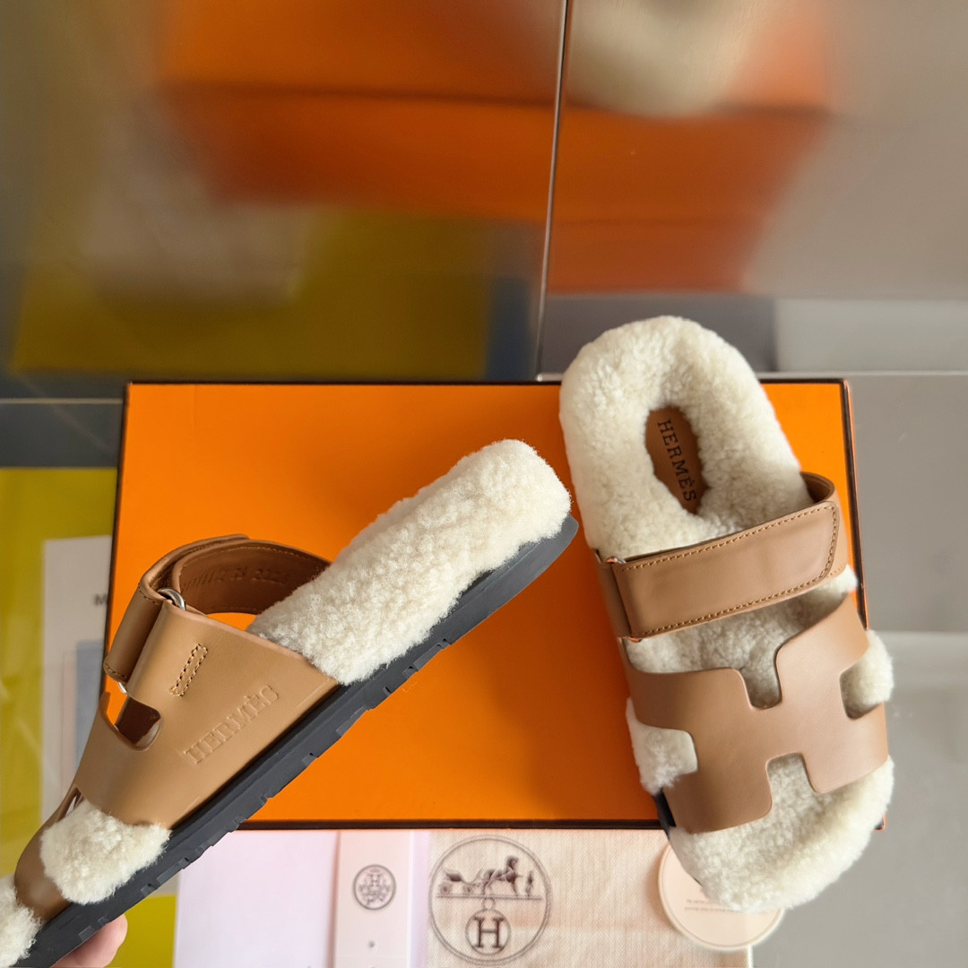 ua H**mes chypre sandal