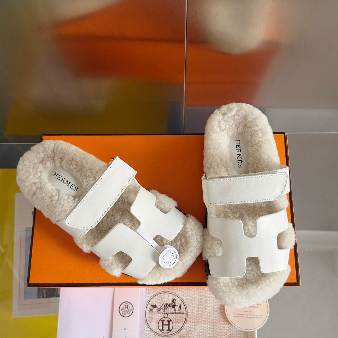 ua H**mes chypre sandal