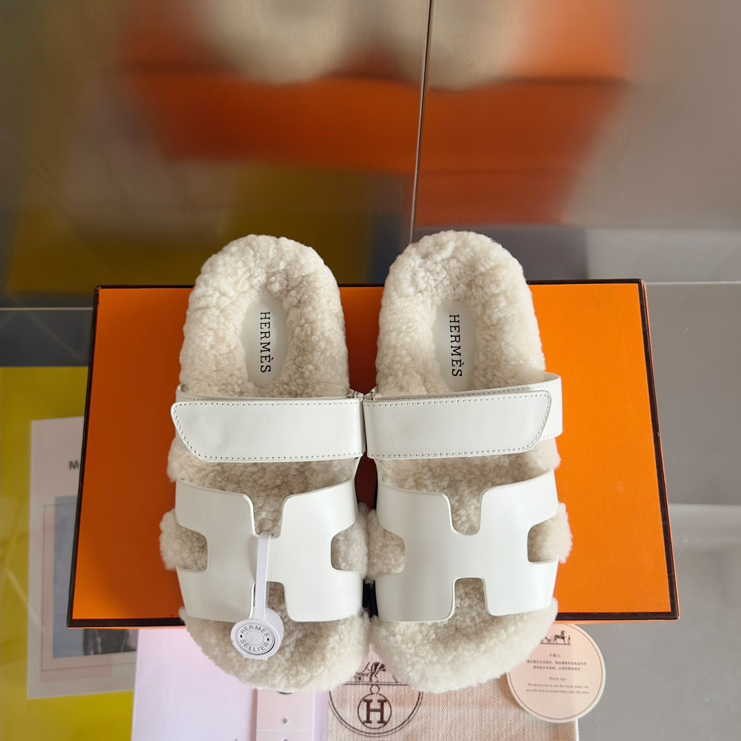 ua H**mes chypre sandal