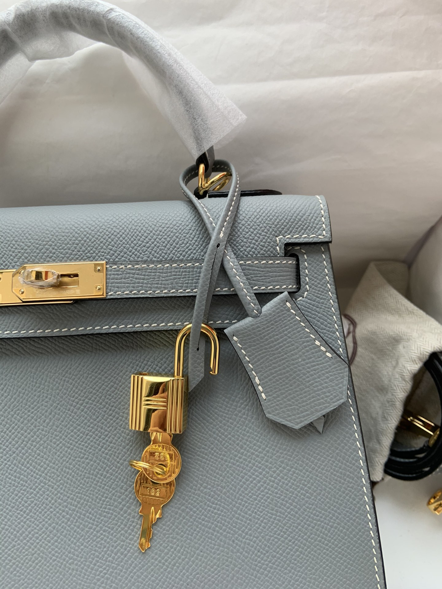 H**mes kelly gold-tone hardware 25 28