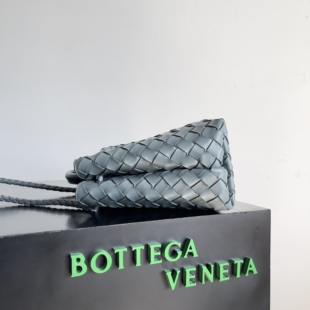 bo*te*ga Ve*ne*ta small andiamo 25x22x10.5cm