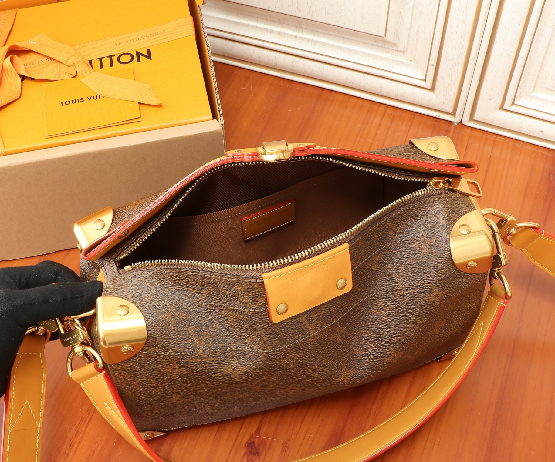 LV Soul Trunk East West M11536 29x17.5x10CM