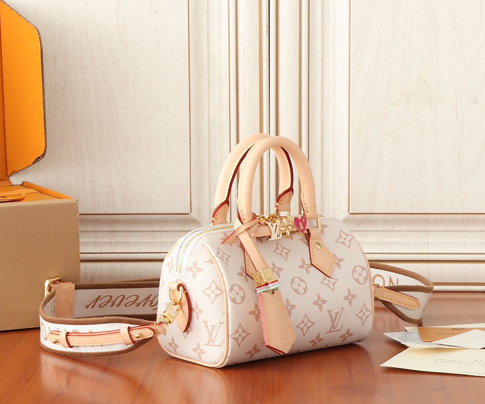 LV Speedy 18 M24474 18x12.5x11CM