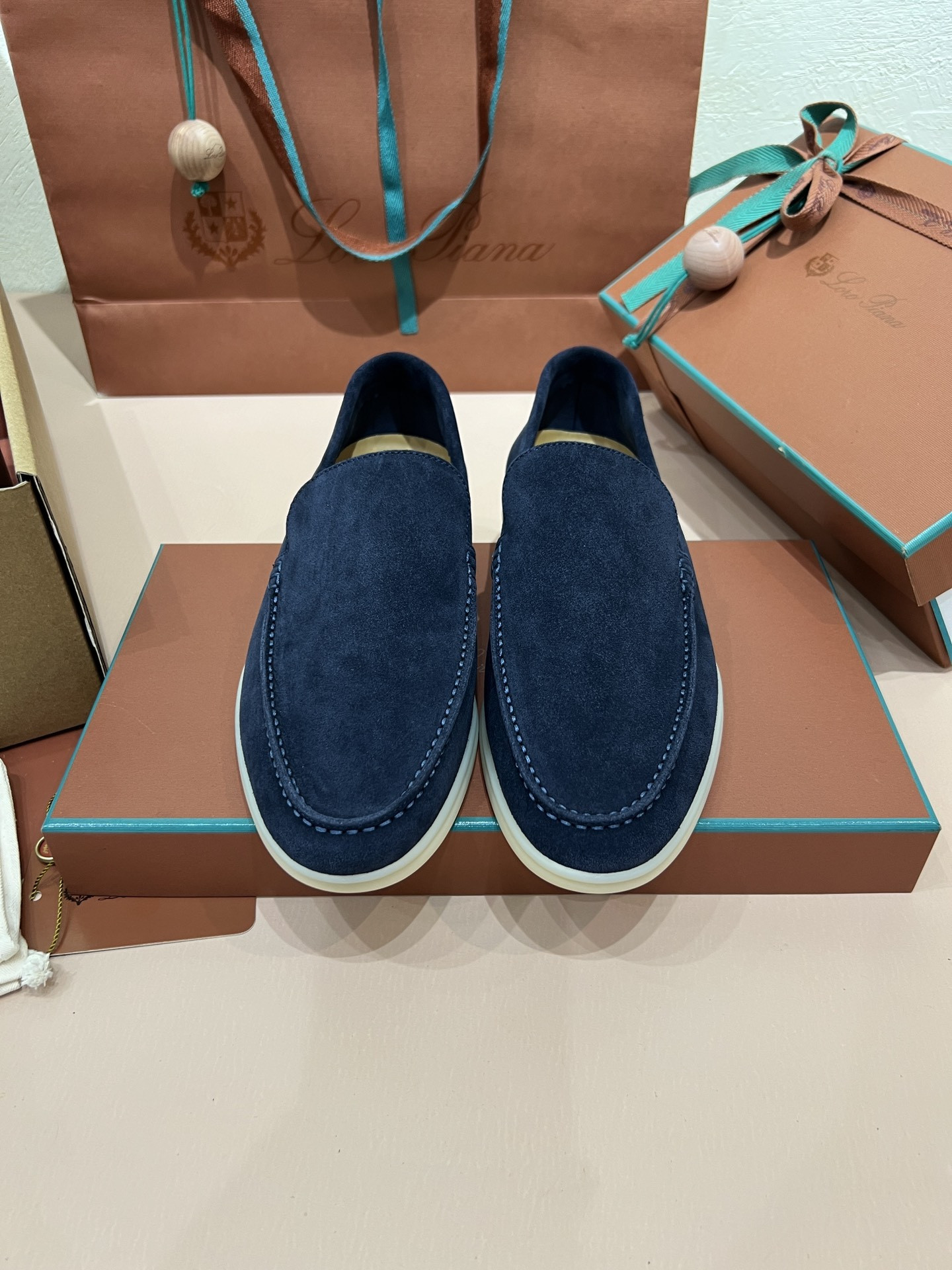 ua L**o p*ana summer walk loafers