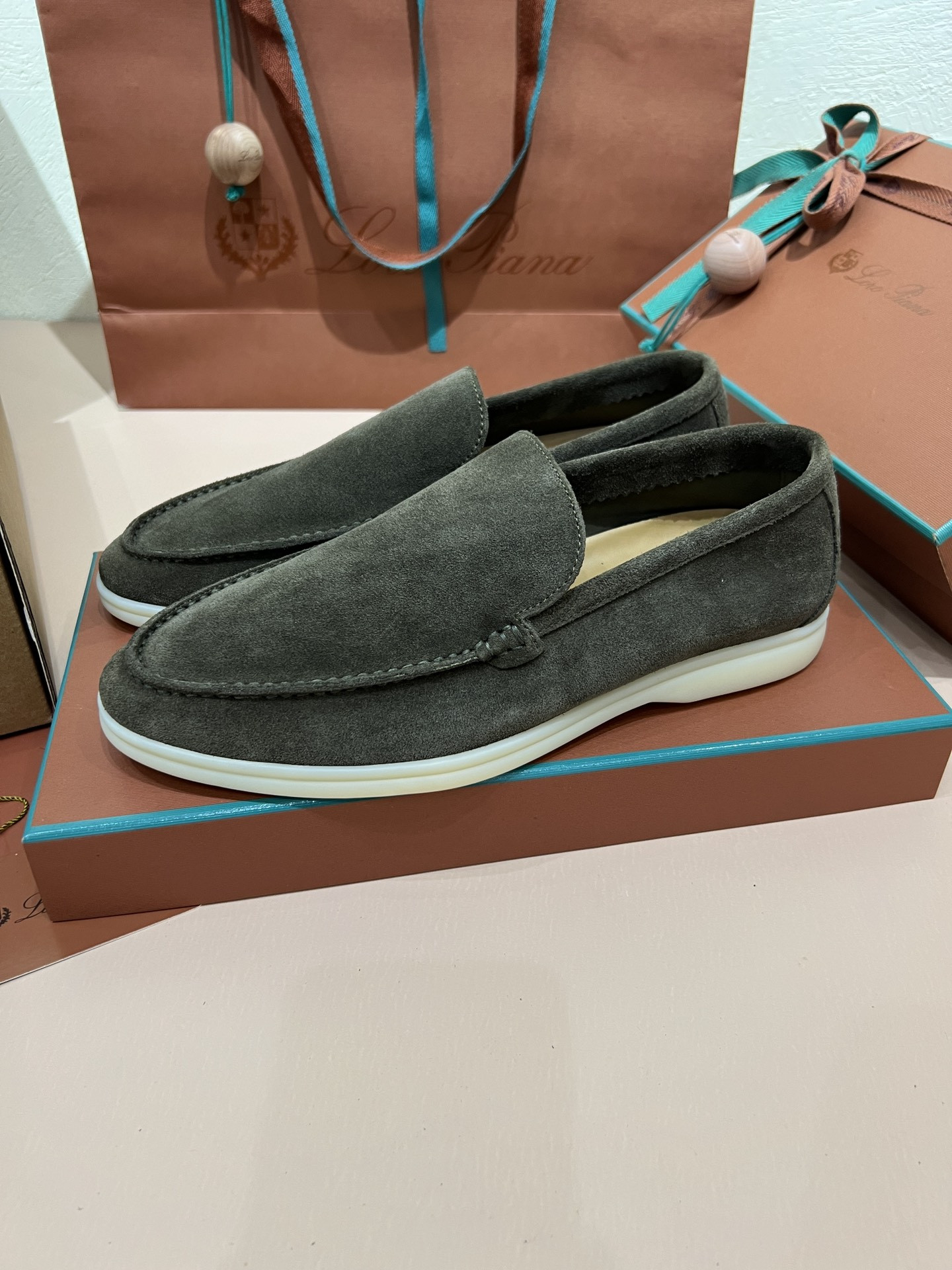 ua L**o p*ana summer walk loafers