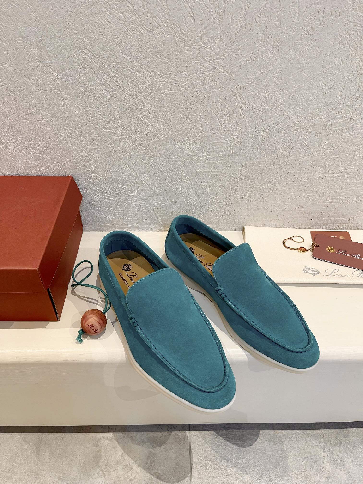 ua L**o p*ana summer walk loafers