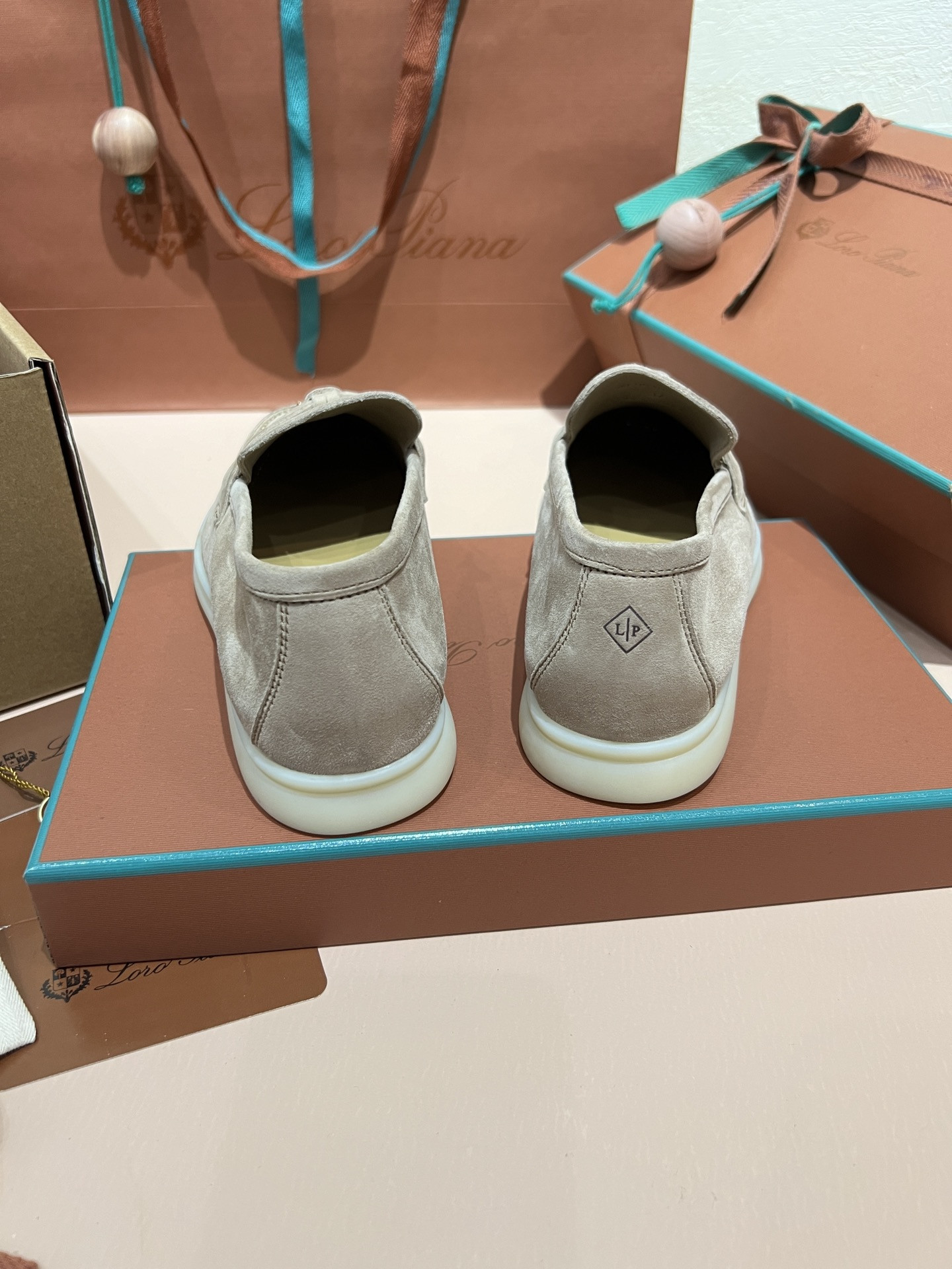 ua L**o p*ana summer charms walk loafers