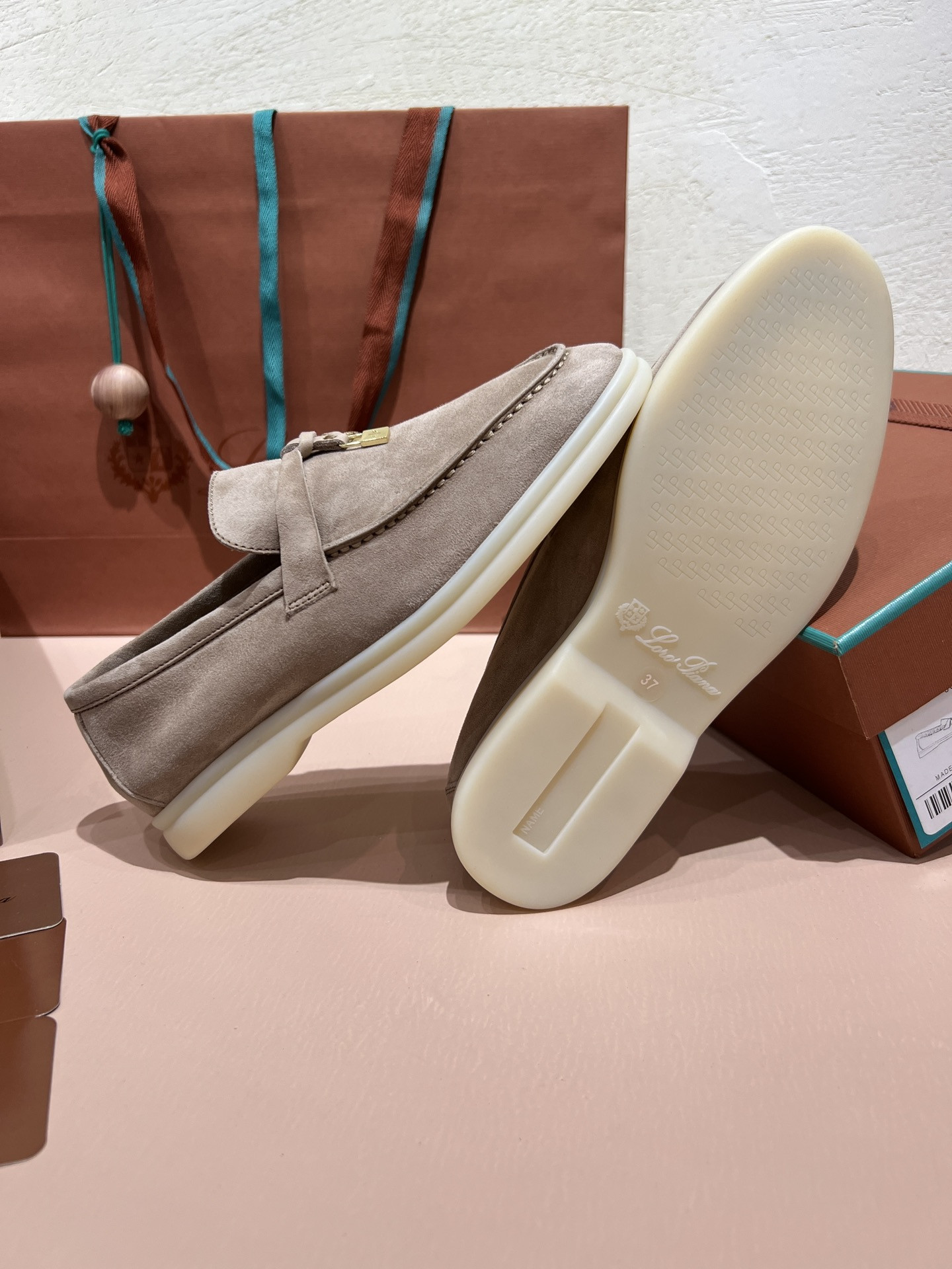 ua L**o p*ana summer charms walk loafers