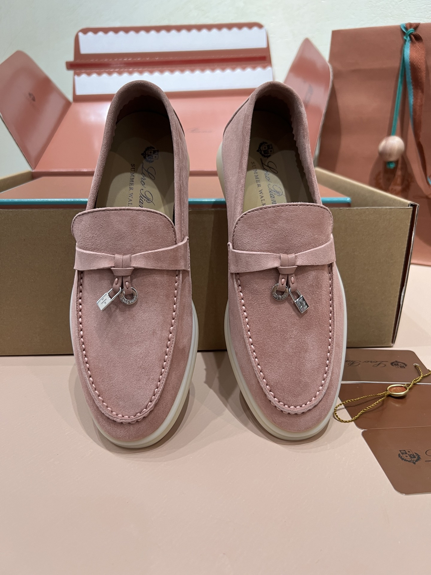 ua L**o p*ana summer charms walk loafers