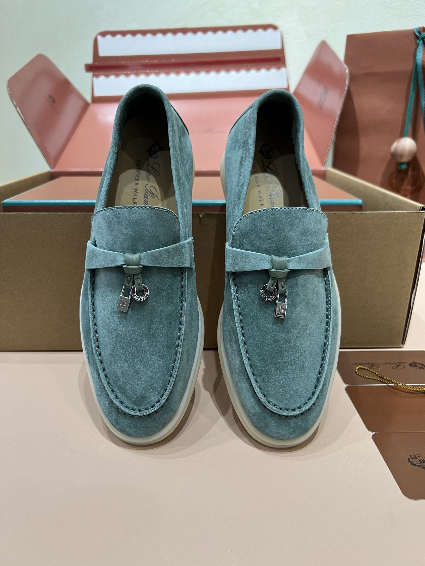 ua L**o p*ana summer charms walk loafers