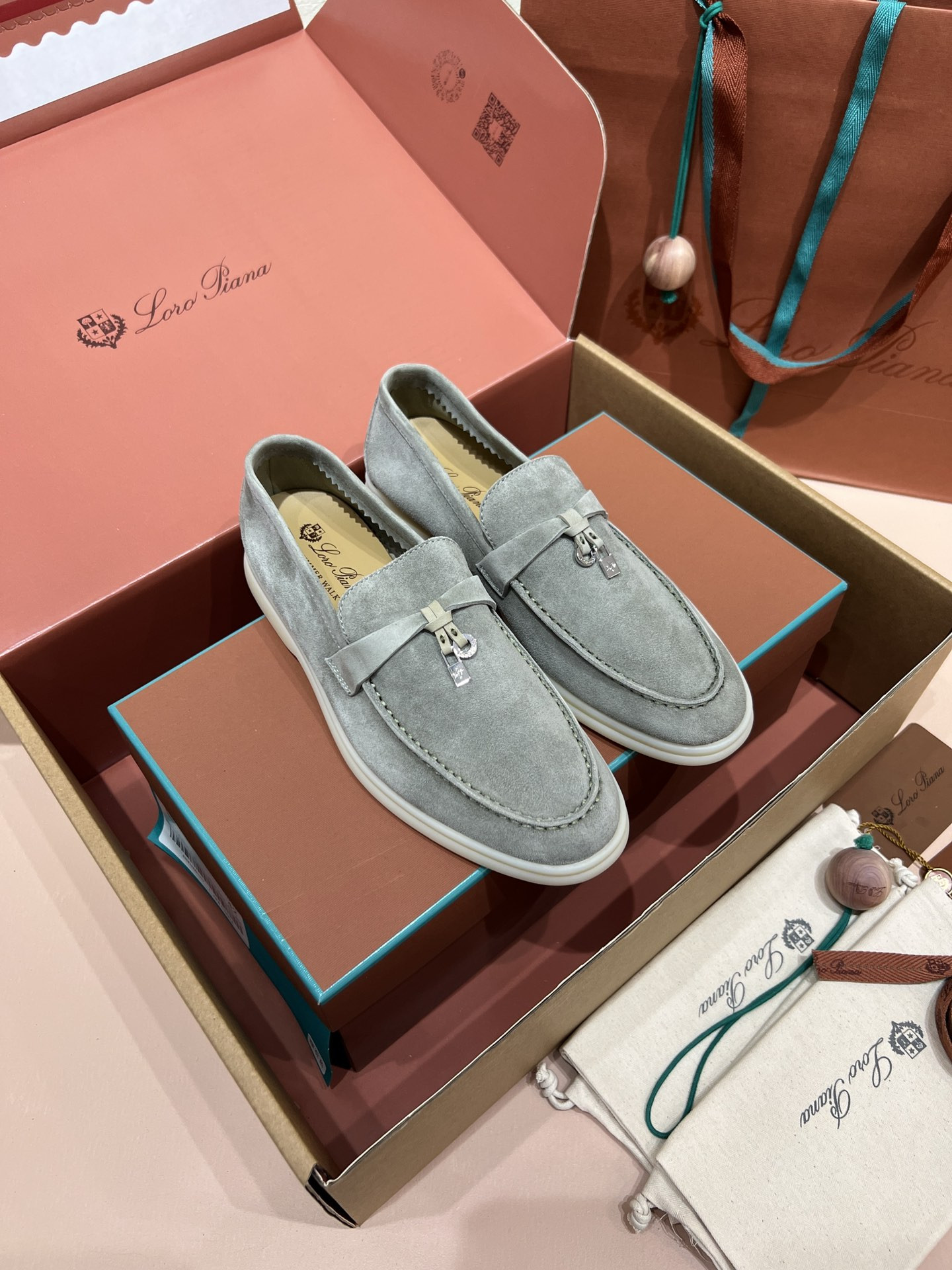 ua L**o p*ana summer charms walk loafers