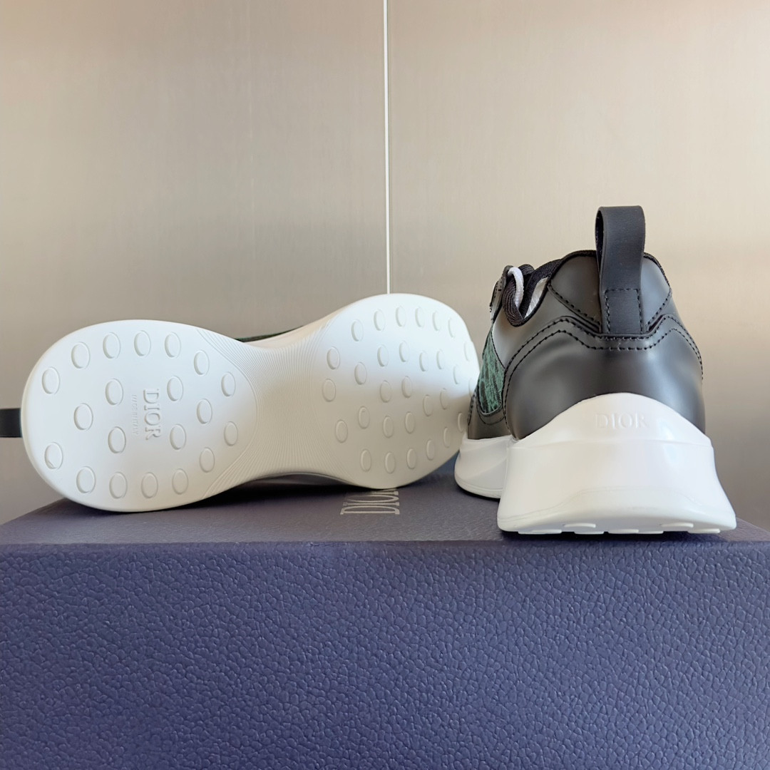ua D*or b25 runner sneaker