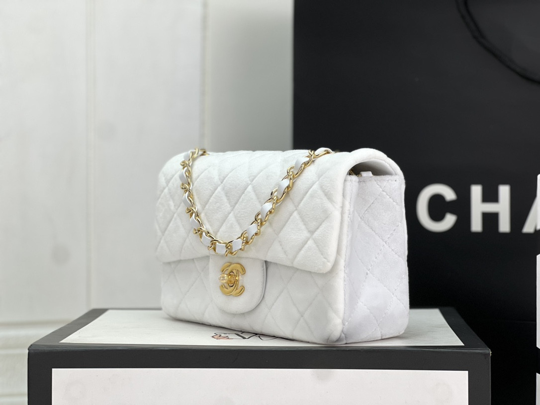 Ch*el classic flap bag 20cm