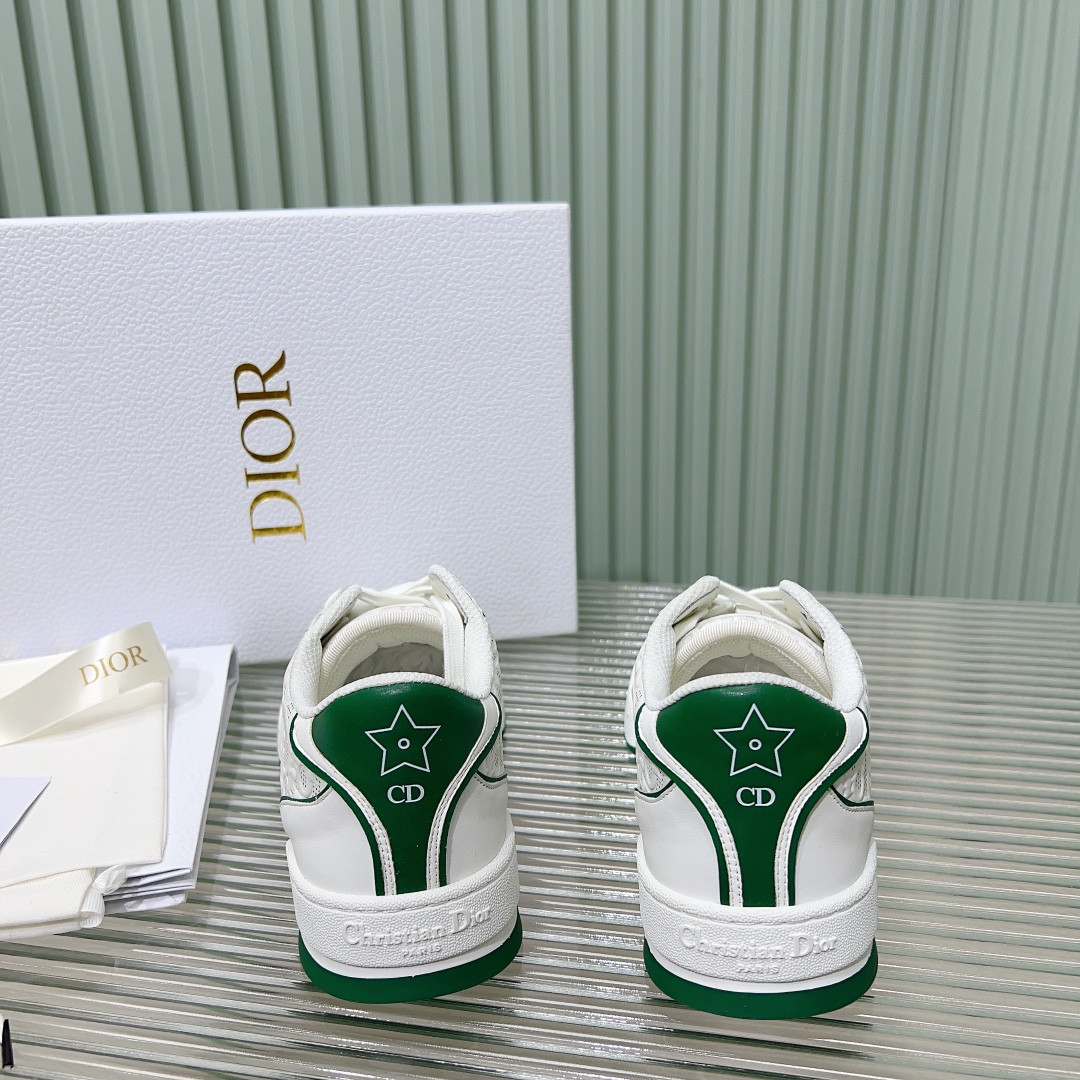 ua D*or one sneaker