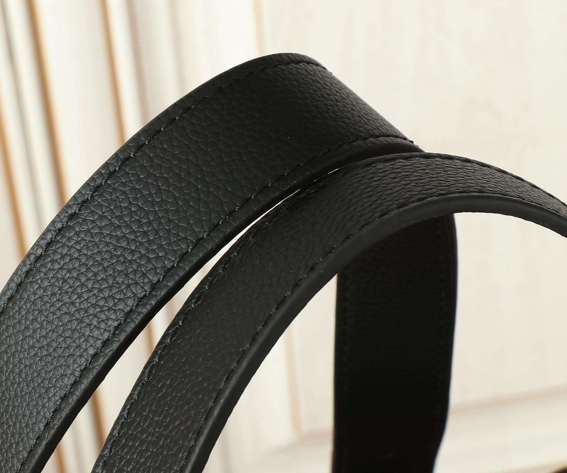 LV Low Key Cabas MM M25341 47x30x14cm