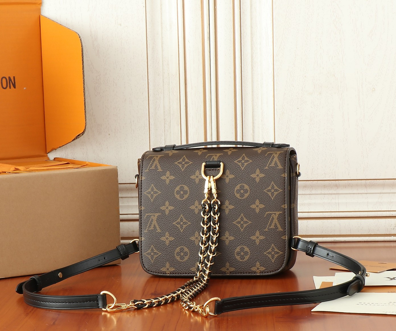 LV Pochette Métis Backpack M11941 20x17x7CM
