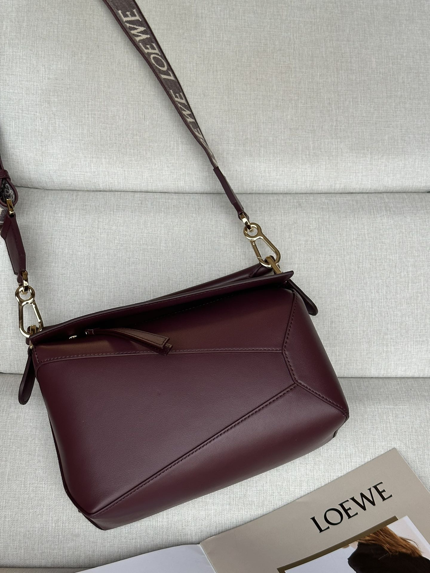 L0ew* small puzzle bag in classic calfskin 24x10.5x16.5cm