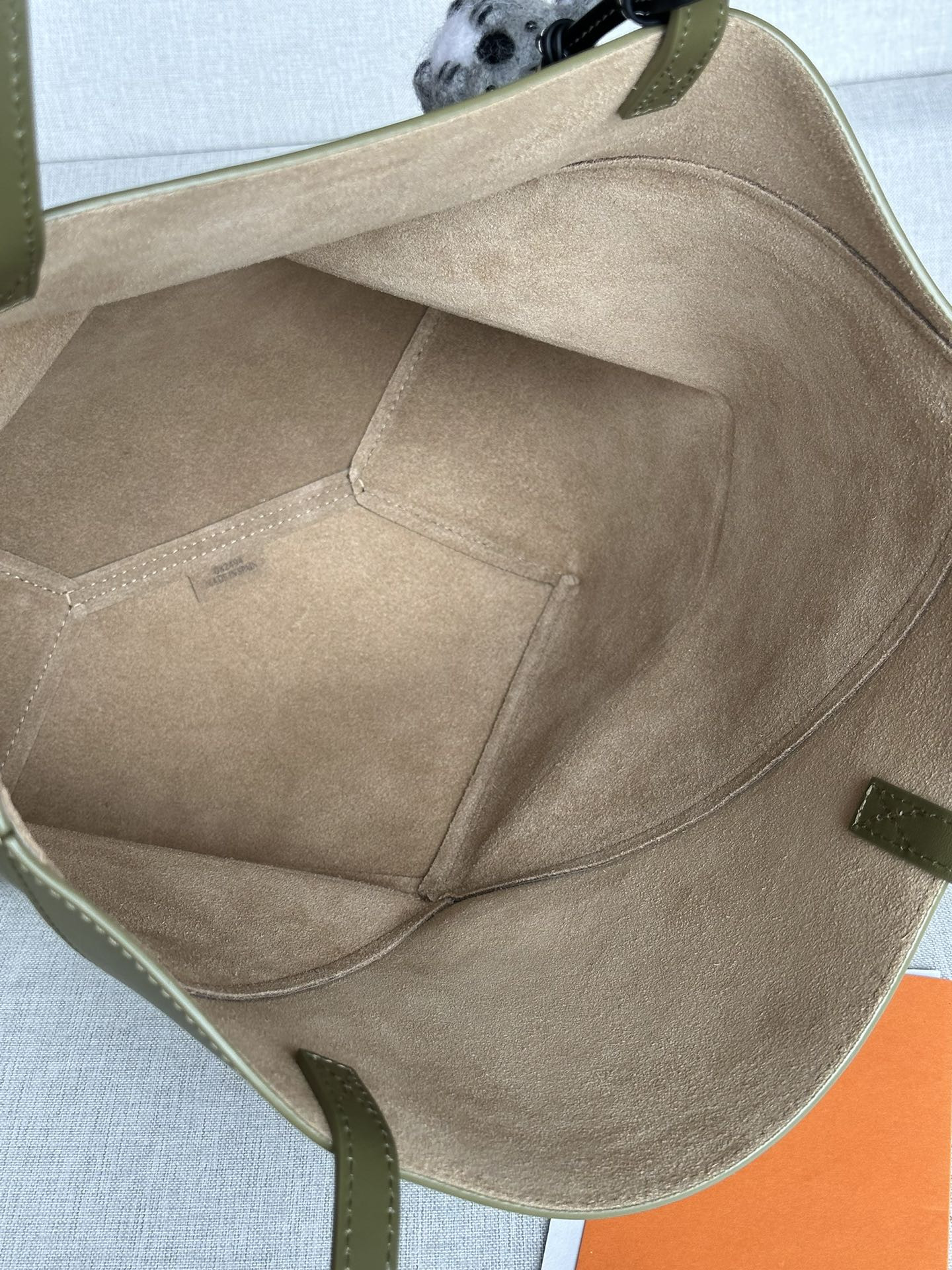 L0ew* medium puzzle fold tote in shiny calfskin 25.5x14.5x31.5cm