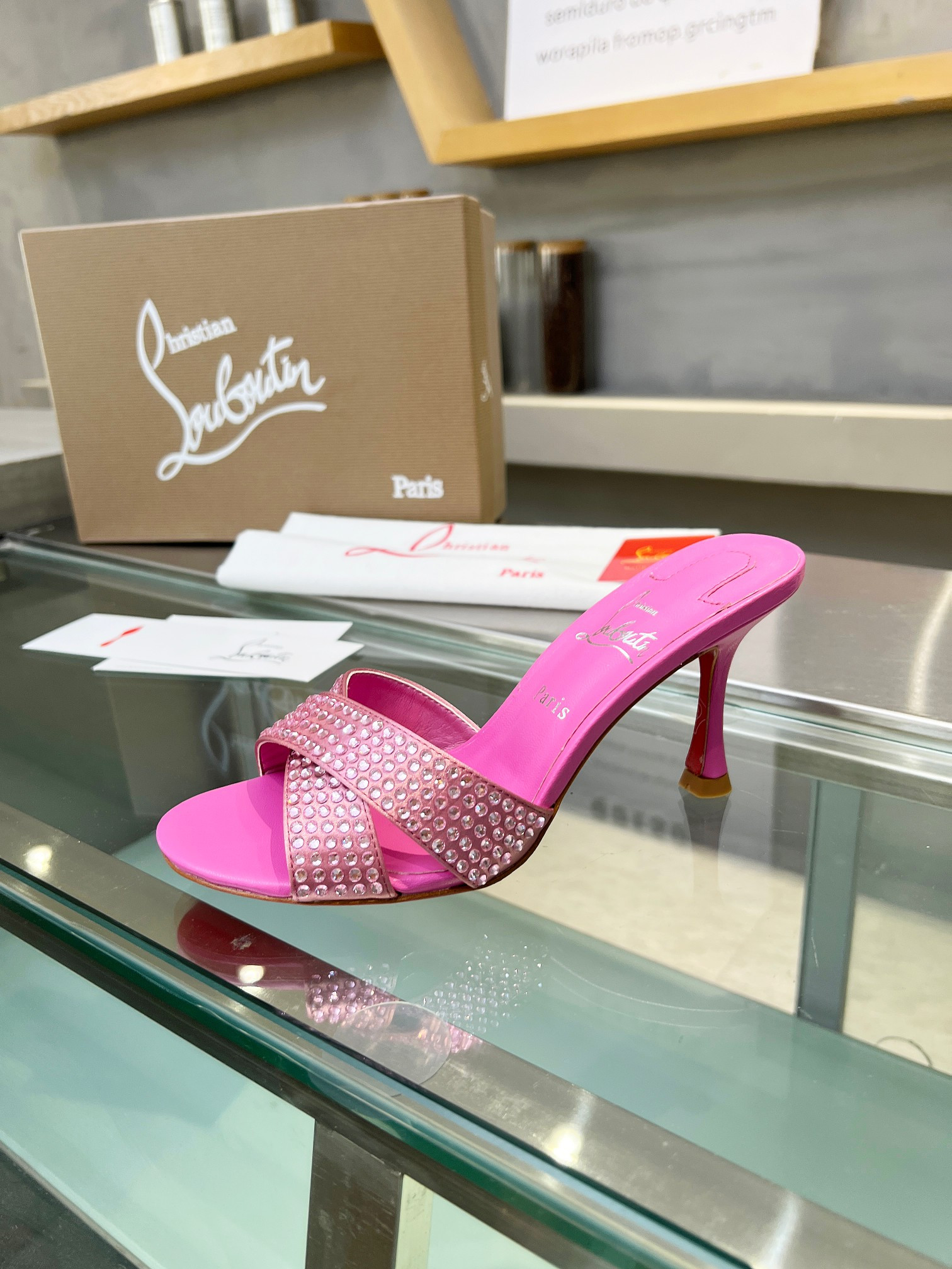 ua ch**an louboutin cl red-botT0m shoes