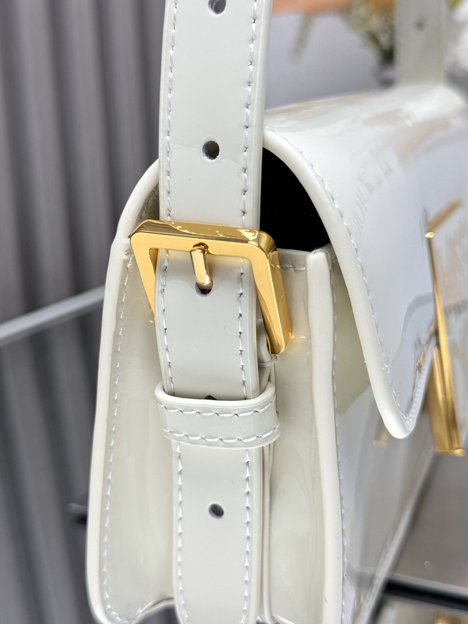 D*or miss D*or flap bag 22 x 11 x 6 cm(patent calfskin)