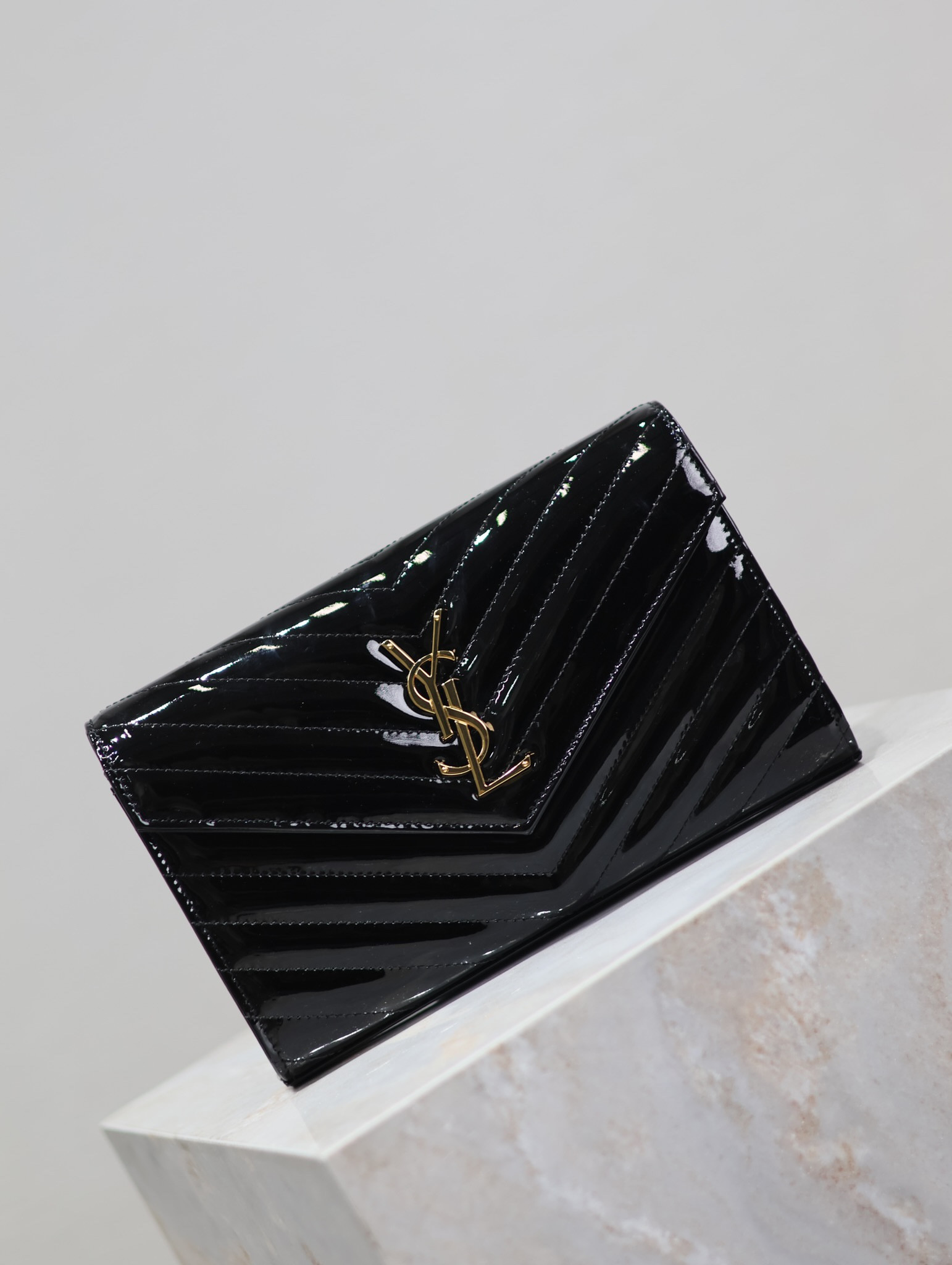 Y*L cassandra monogram classic chain wallet in patent leather 22.5 x 14 x 4cm