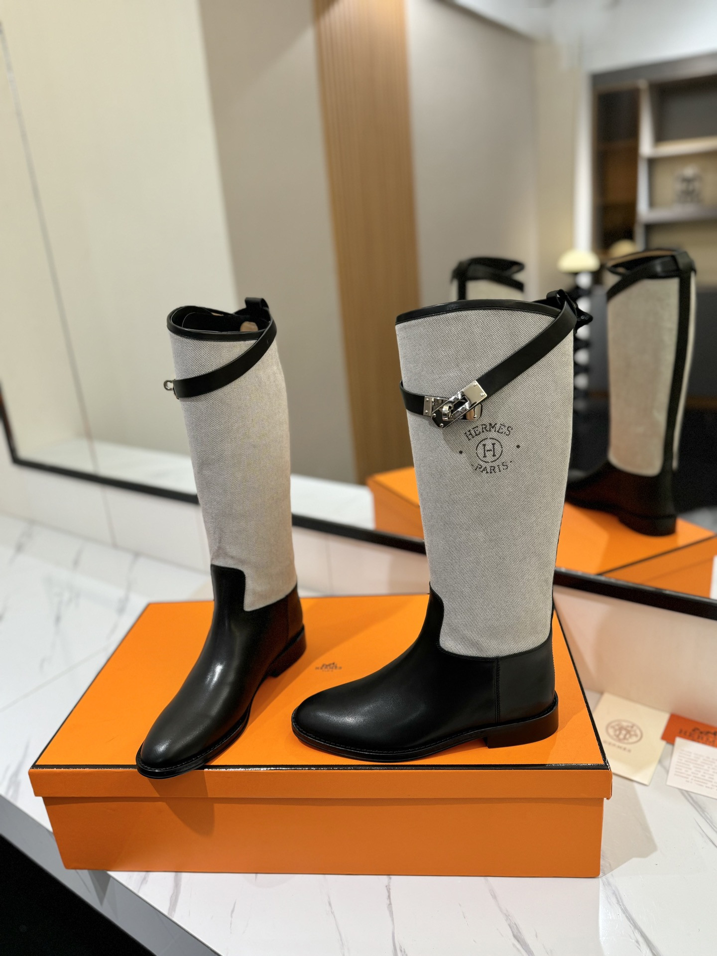 ua H**mes jumping boots